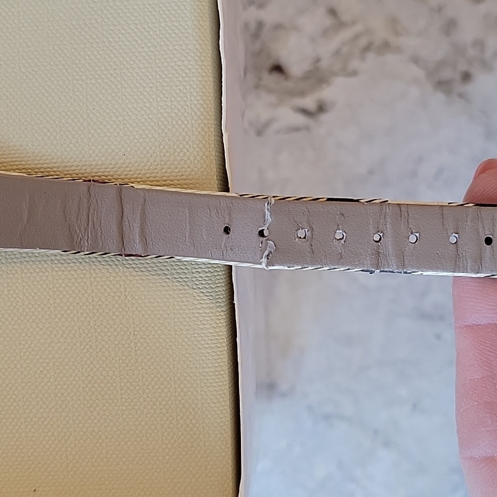 Burberry watch - Picture 6 of 10